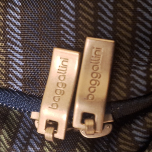 Gorgeous Baggalini Crossbody Bag.  Great for summer travel! - Picture 4 of 11